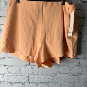 NWT Lululemon ribbed soft stream high rise shorts 2” size 14 peach Bellini